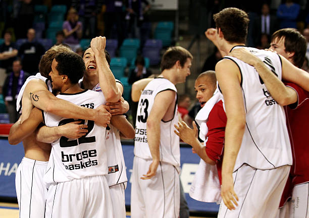 更包括技战 更包括技战