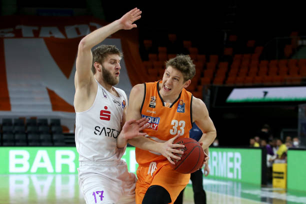 两队难分伯 两队难分伯